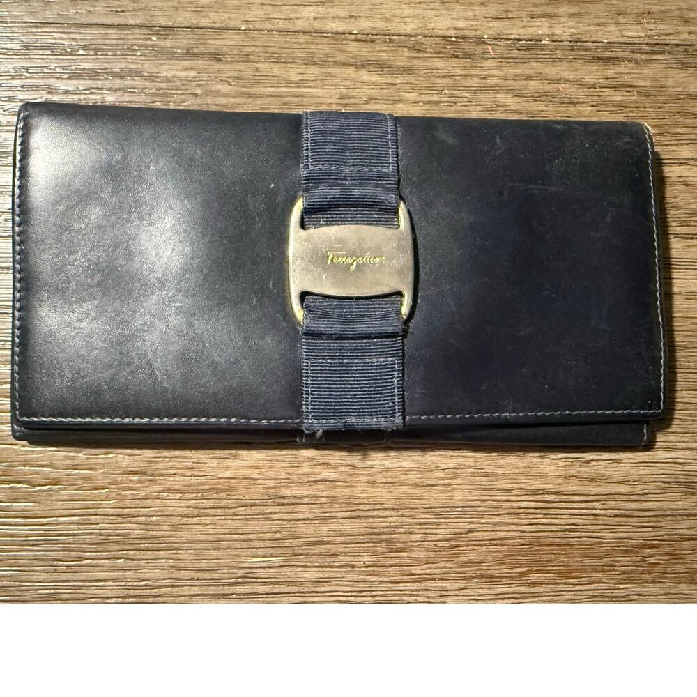 Salvatore Ferragamo vintage Vana Long wallet with bow detail